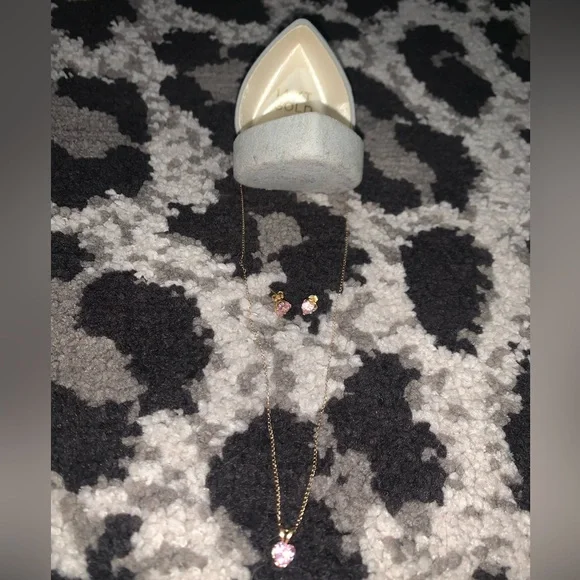 14K Gold pink heart set. - Picture 1 of 4